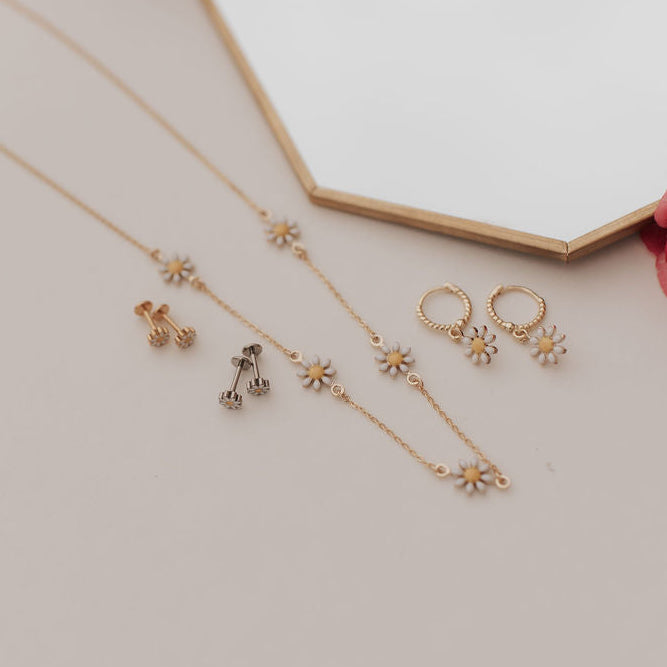 Carolina Daisy Flat Back Studs