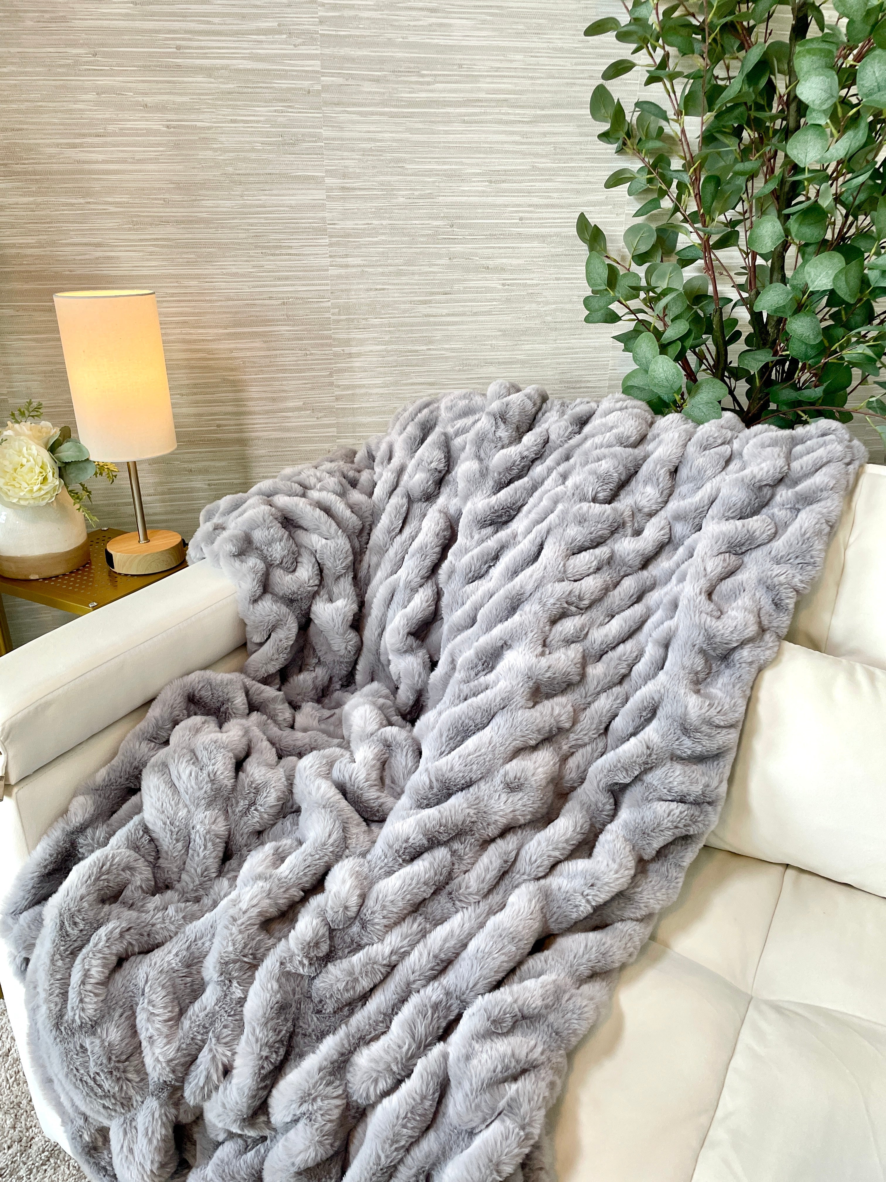Gray Faux Fur Blanket - Medium: 50"x60"